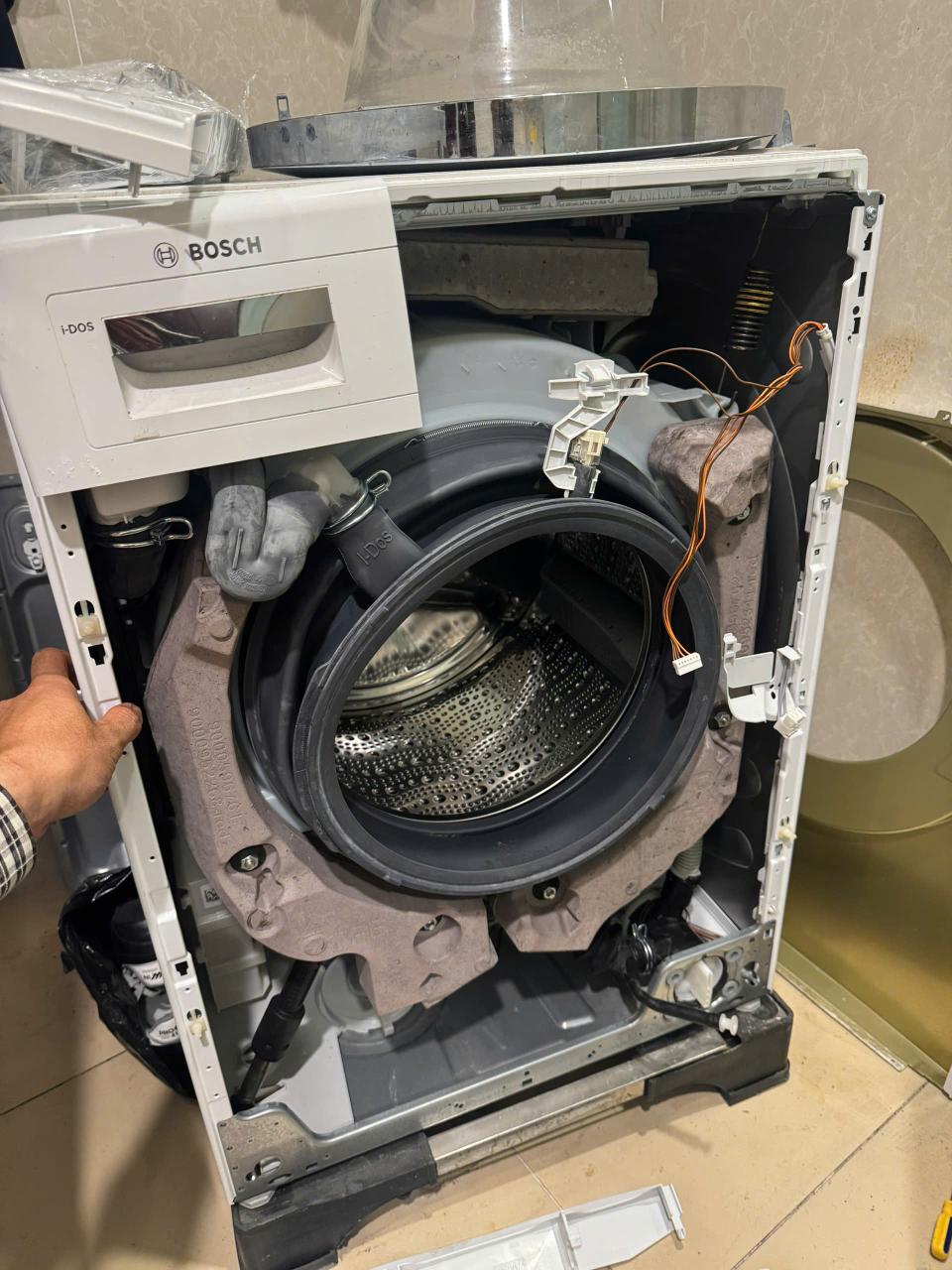 Khắc phục lỗi máy giặt Bosch bị rung và kêu to khi vắt
