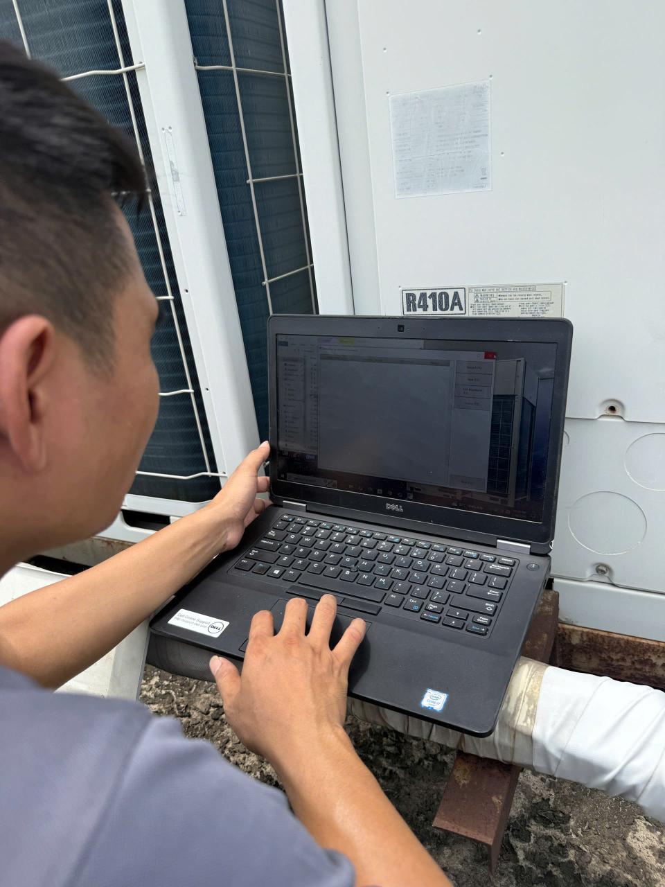Với trang thiết bị đầy đủ và hiện đại cùng đội ngũ kỹ thuật viên chuyên nghiệp chúng tôi cam kết xử lý mọi lỗi hư hỏng hệ thống điều hòa LG nhanh chóng nhất