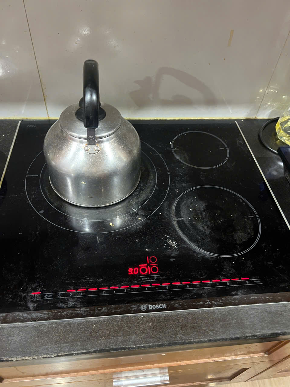 Sửa bếp từ bosch báo lỗi Er không nhận nồi
