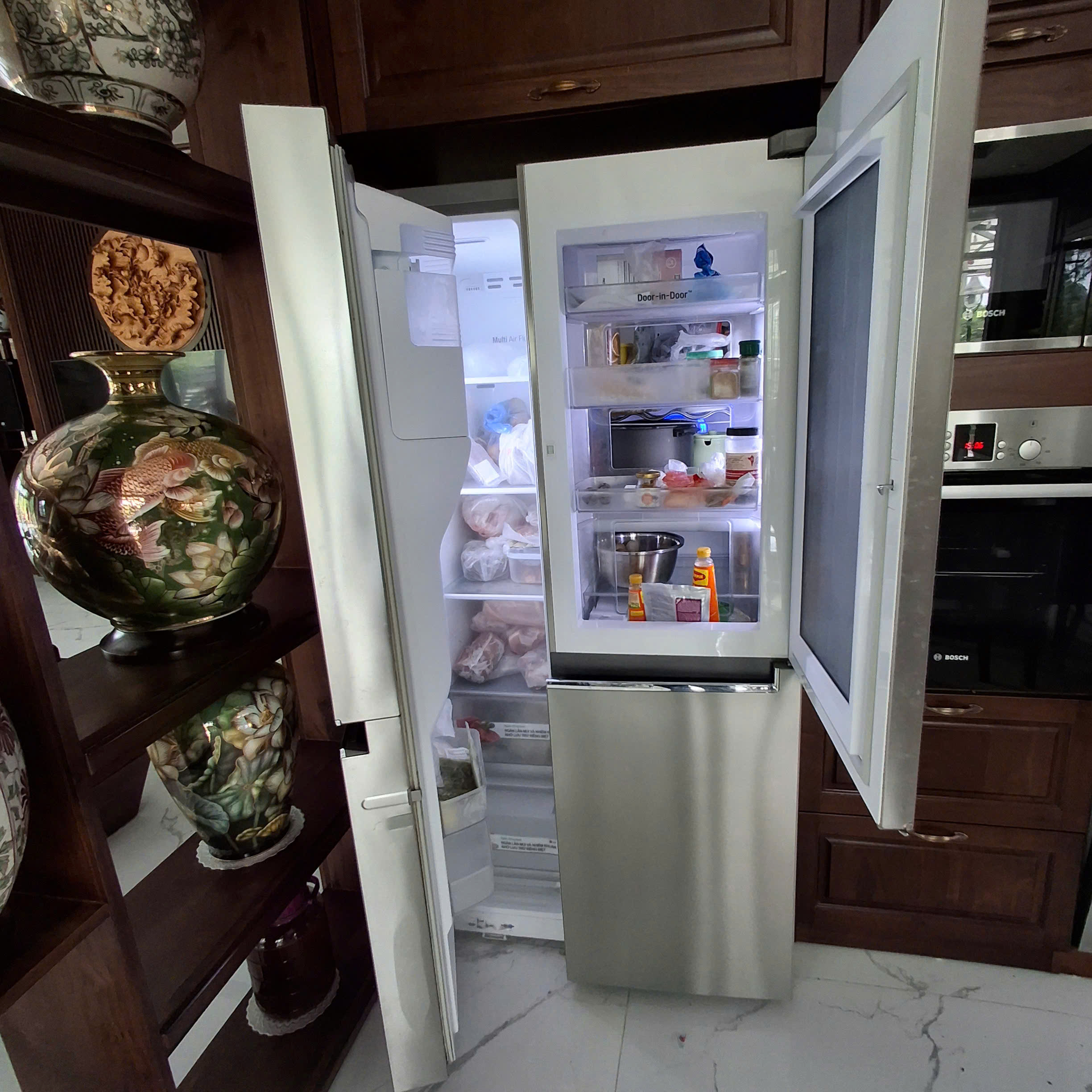 Tủ lạnh LG cốc cốc mất nguồn điện được kỹ thuật viên xử lý tại nhà khách hàng