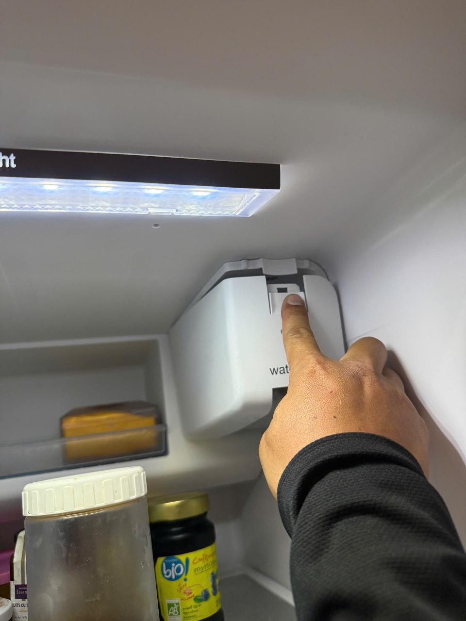 Vị trí lõi lọc tủ lạnh Bosch ở vị trí ngăn mát tủ lạnh Bosch