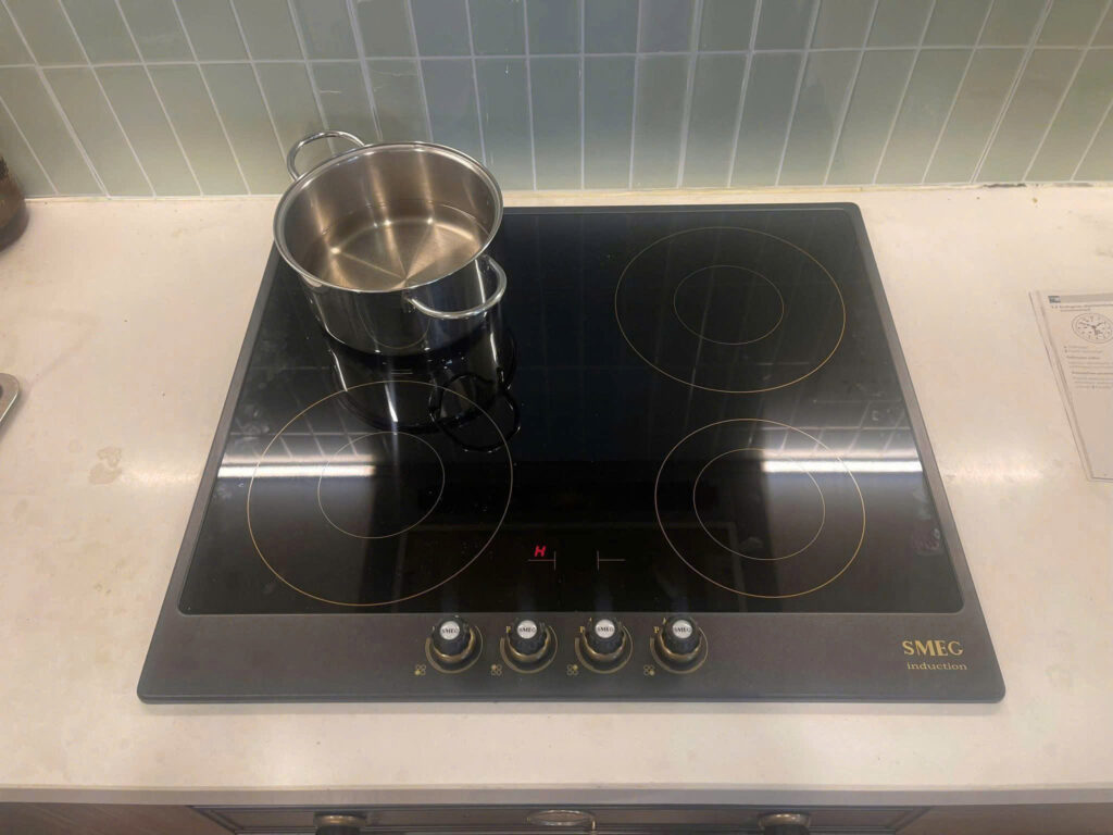 dịch vụ bảo hành sửa chữa bếp từ hồng ngoại Smeg chuyên nghiệp nhanh chóng và tiết kiệm