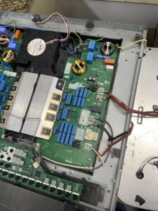 Kỹ thuật viên xử lý mọi lỗi hư hỏng bếp điện từ miele nhanh chóng